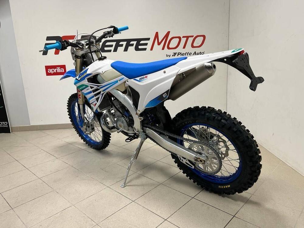 Tm Moto EN 250 ES Fi 2T (2023) (3)
