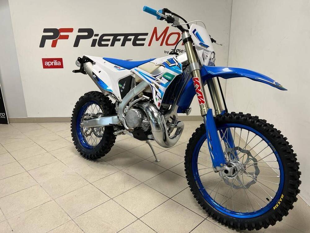 Tm Moto EN 250 ES Fi 2T (2023) (6)