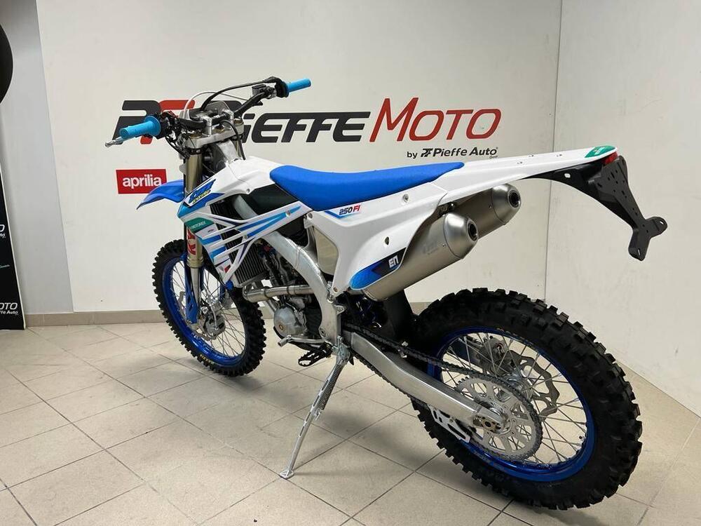 Tm Moto EN 250 ES Fi 4T (2023) (3)