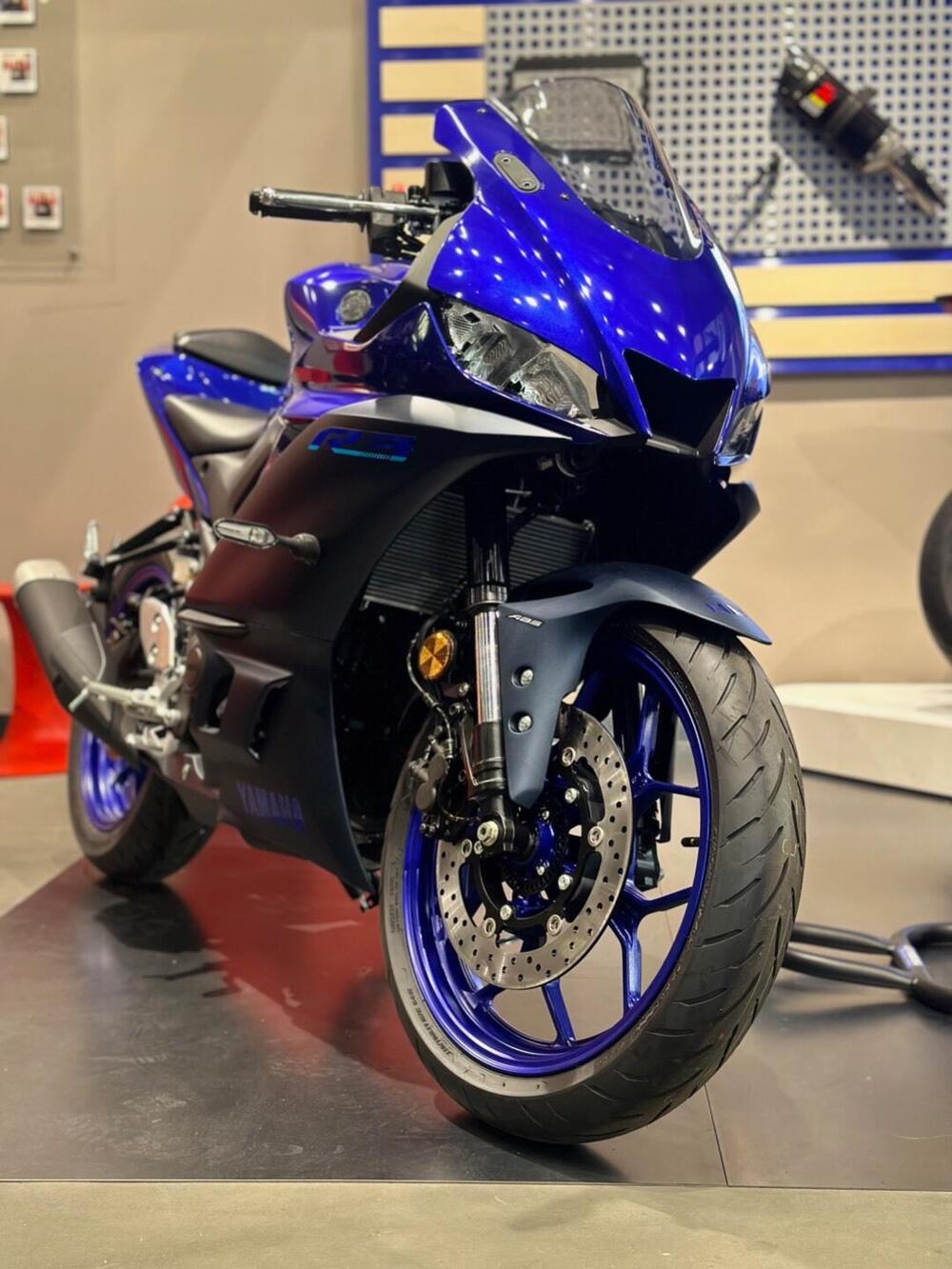 Yamaha YZF R3 (2021 - 24) (3)