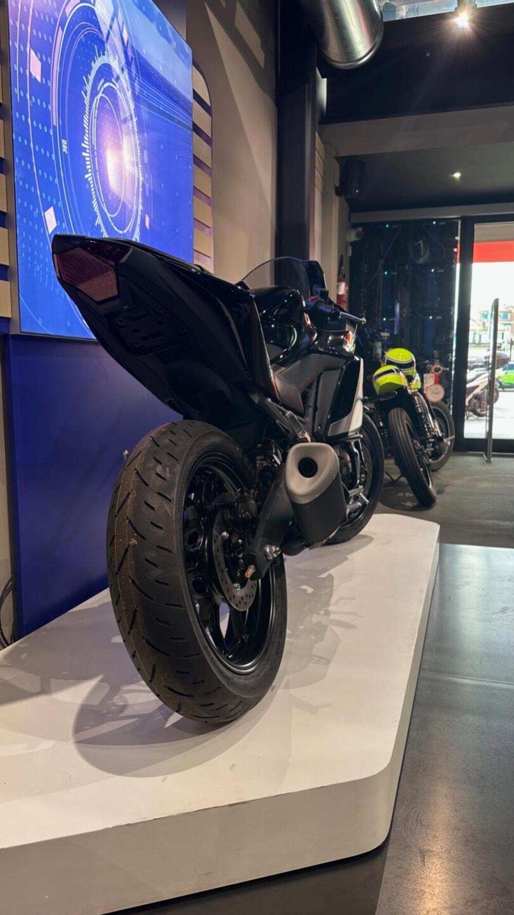 Yamaha YZF R3 (2021 - 24) (3)