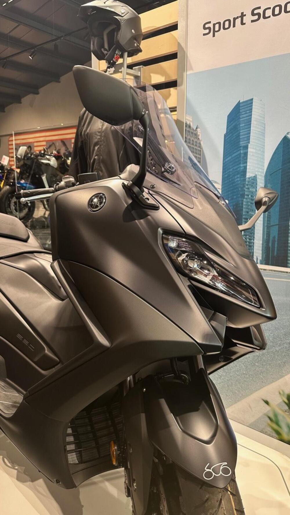 Yamaha T-Max 560 (2022 - 24) (2)