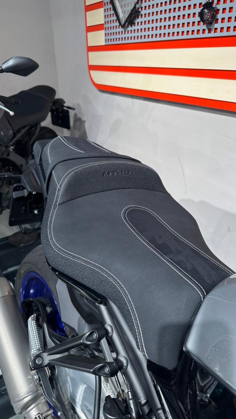 Yamaha MT-10 SP (2022 - 25) (3)