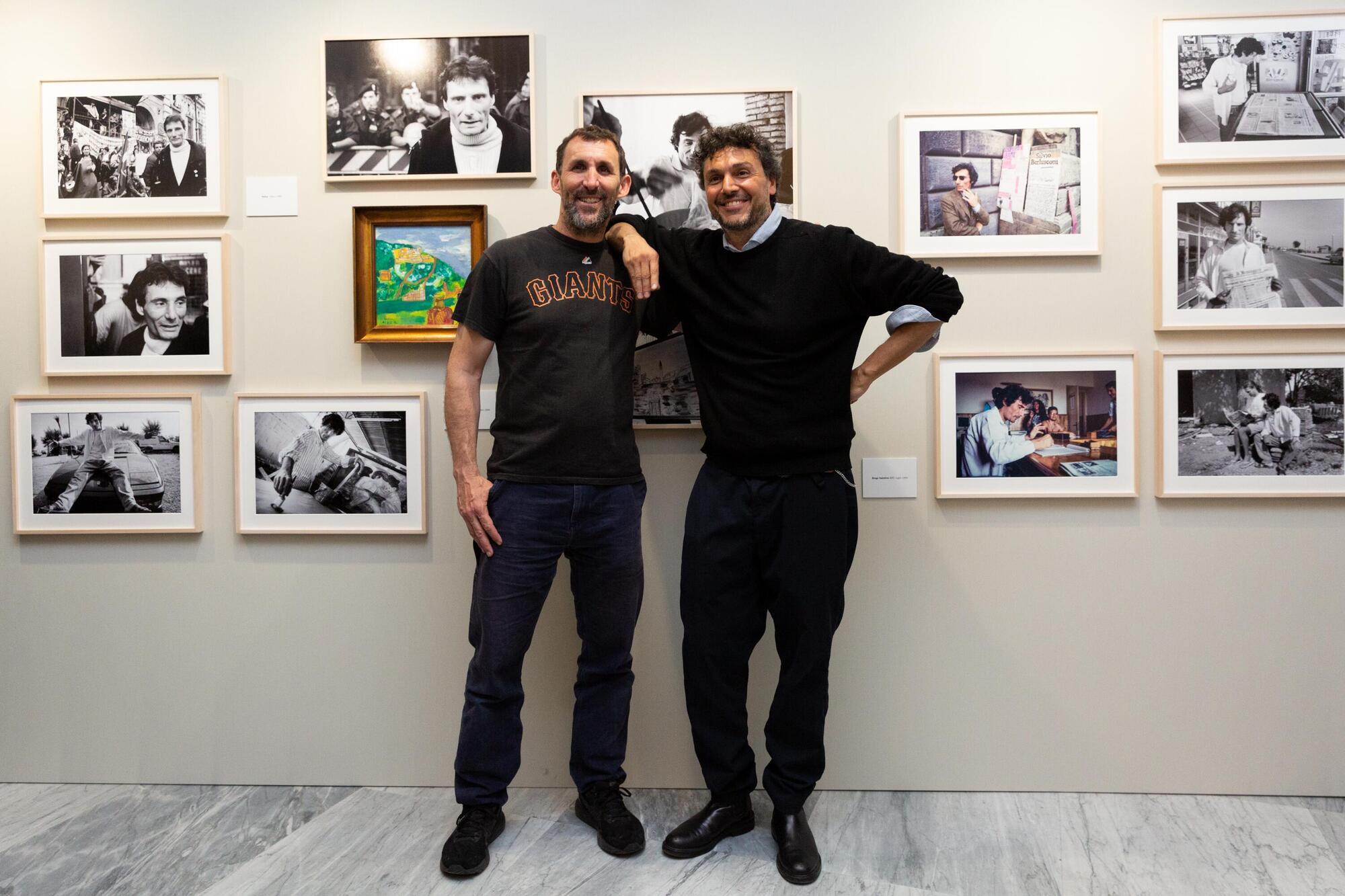 Il fotografo Andrea Falcon e il curatore della mostra Valerio Trapasso
