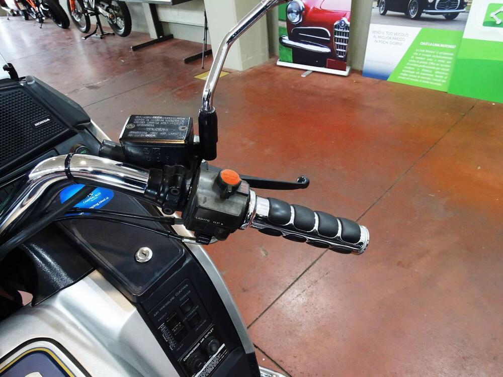 Honda GL 1200 GOLD WING ASPENCADE (15)