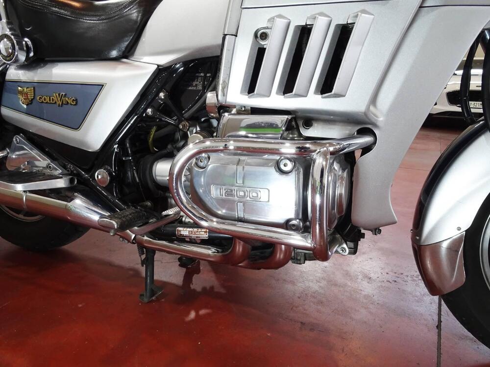 Honda GL 1200 GOLD WING ASPENCADE (18)