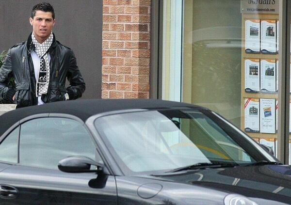 Ronaldo e Georgina Rodriguez in crisi? E quell&#039;auto svenduta per un numero di telefono...