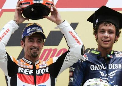 MotoGP 2023. Max Biaggi e Valentino Rossi, il bicchiere di vino insieme si avvicina? Nuovo passo avanti (del romano)