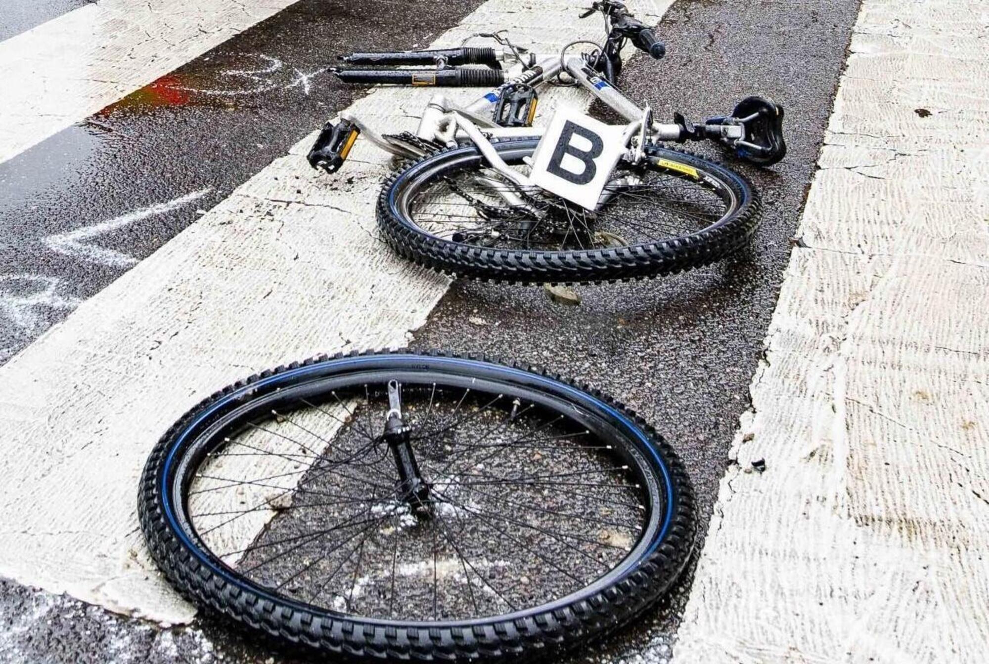 incidente ciclista Milano betoniera