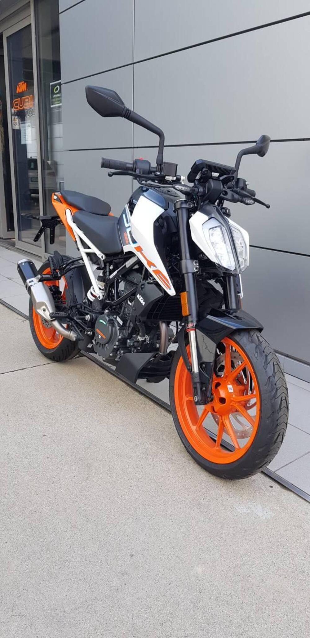KTM 125 Duke (2021 - 23) (2)