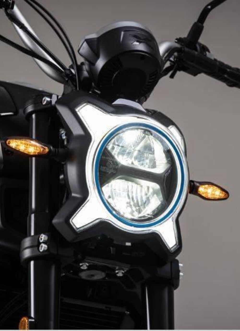 CFMOTO 300CL-X Heritage (2023 - 25) (4)