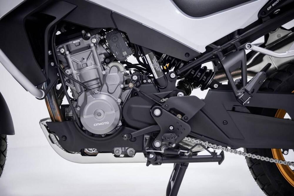 CFMOTO 800MT Explore (2023 - 25) (4)