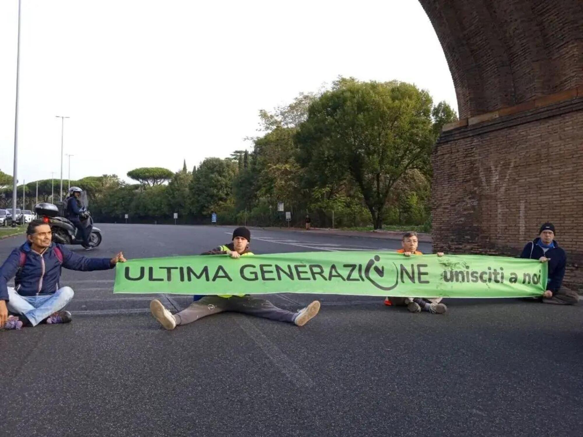 Un blocco stradale di Ultima Generazione