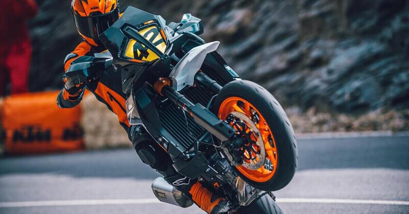 Nuova KTM 890 SMT! Il ritorno della SuperMoto Tourer 