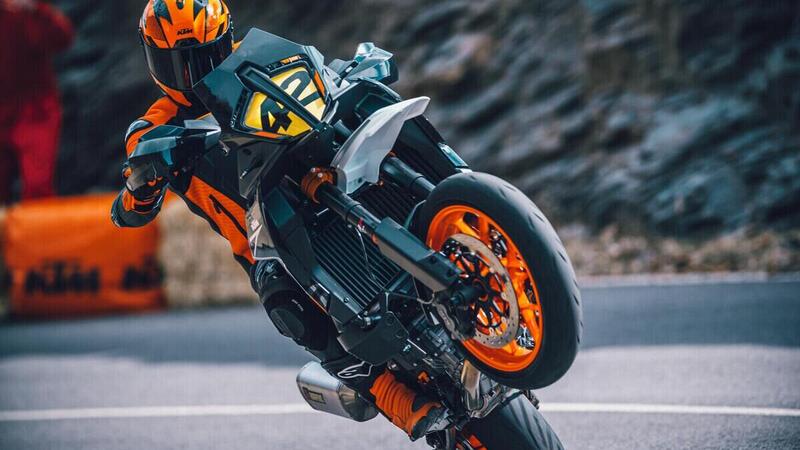 Nuova KTM 890 SMT! Il ritorno della SuperMoto Tourer 