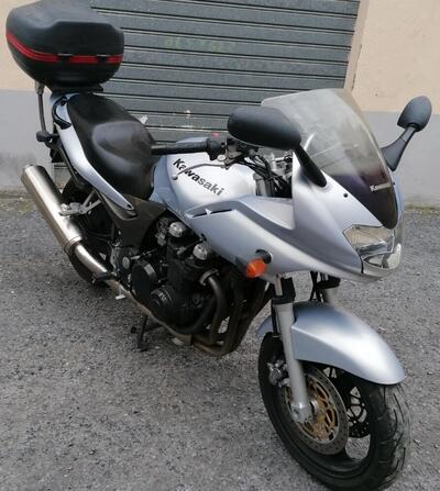 Kawasaki ZR-7 (2001 - 04) usata