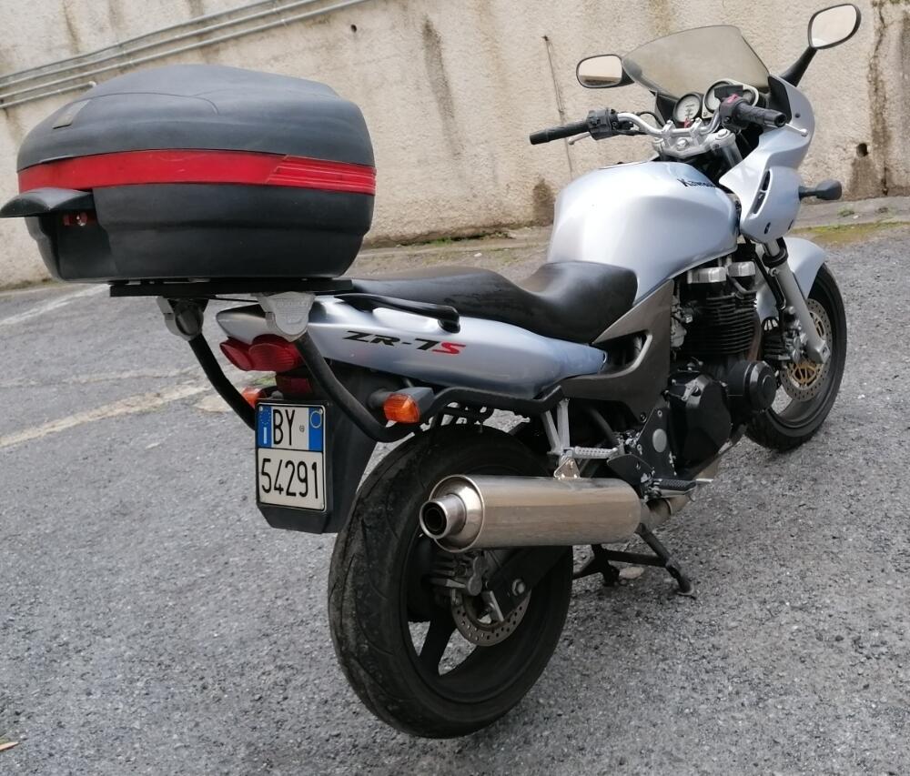 Kawasaki ZR-7 (2001 - 04) (2)