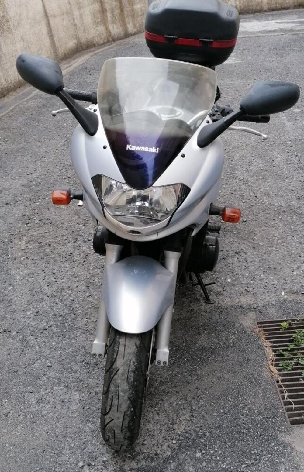 Kawasaki ZR-7 (2001 - 04) (4)