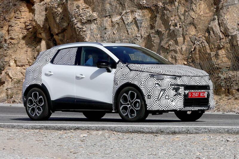 Renault Captur 2024, ecco il nuovo facelift [Foto Spia]