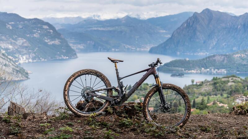 La e-mtb full pi&ugrave; leggera (e costosa) che abbiamo provato! [VIDEO]