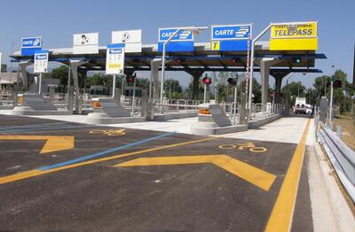 Contromano in autostrada: &quot;Devo pagare il Telepass...&quot;