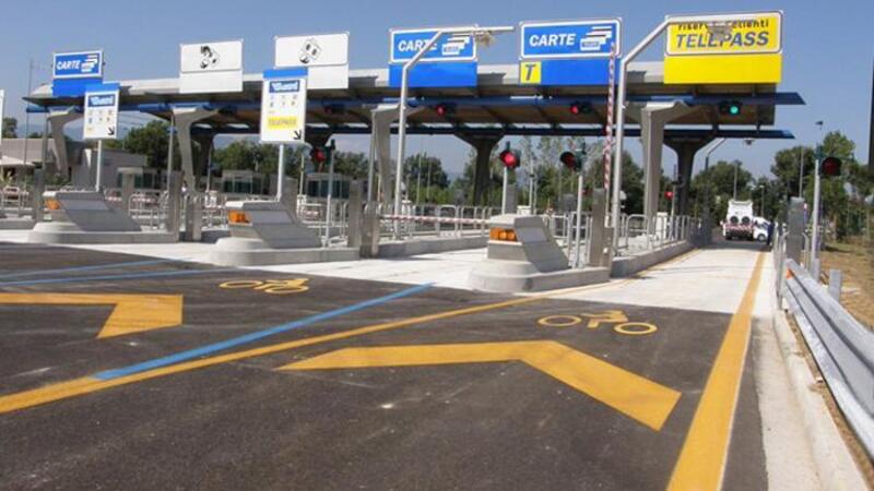 Contromano in autostrada: &quot;Devo pagare il Telepass...&quot;