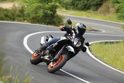 KTM 890 SMT TEST: la Supermoto Tourer &egrave; tornata! [VIDEO E GALLERY]