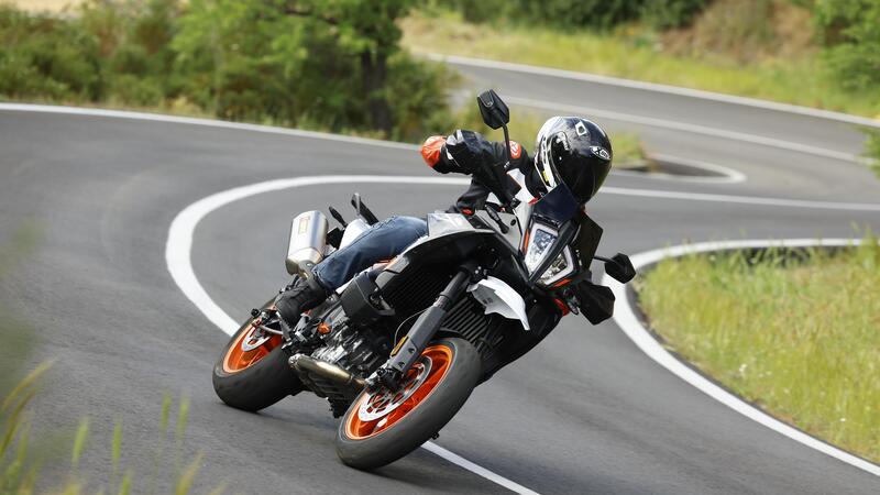 KTM 890 SMT TEST: la Supermoto Tourer &egrave; tornata! [VIDEO E GALLERY]