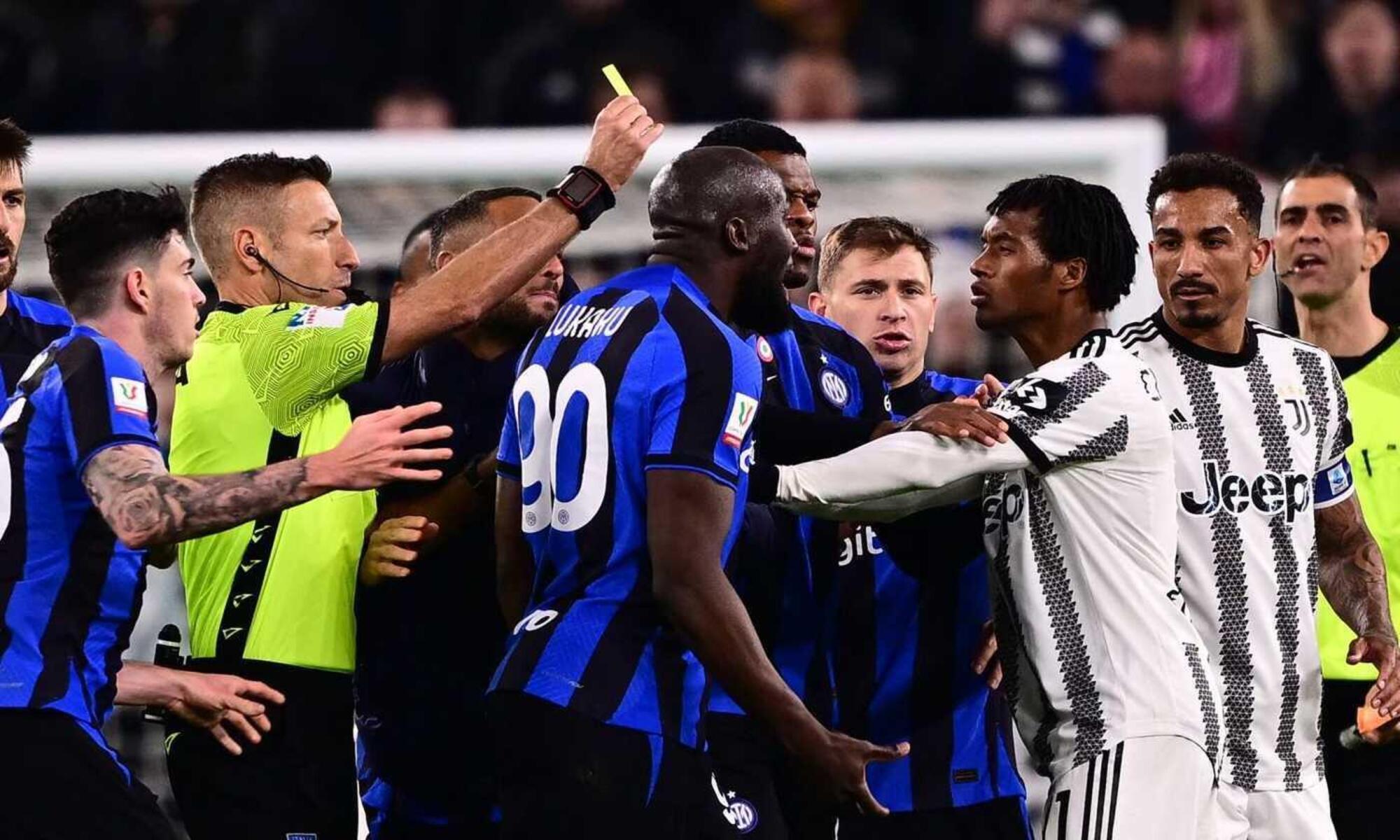 La rissa dopo Juve-Inter di Coppa Italia