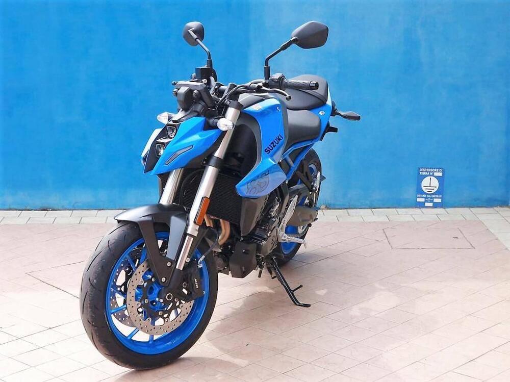 Suzuki GSX-8S (2023 - 24) (4)