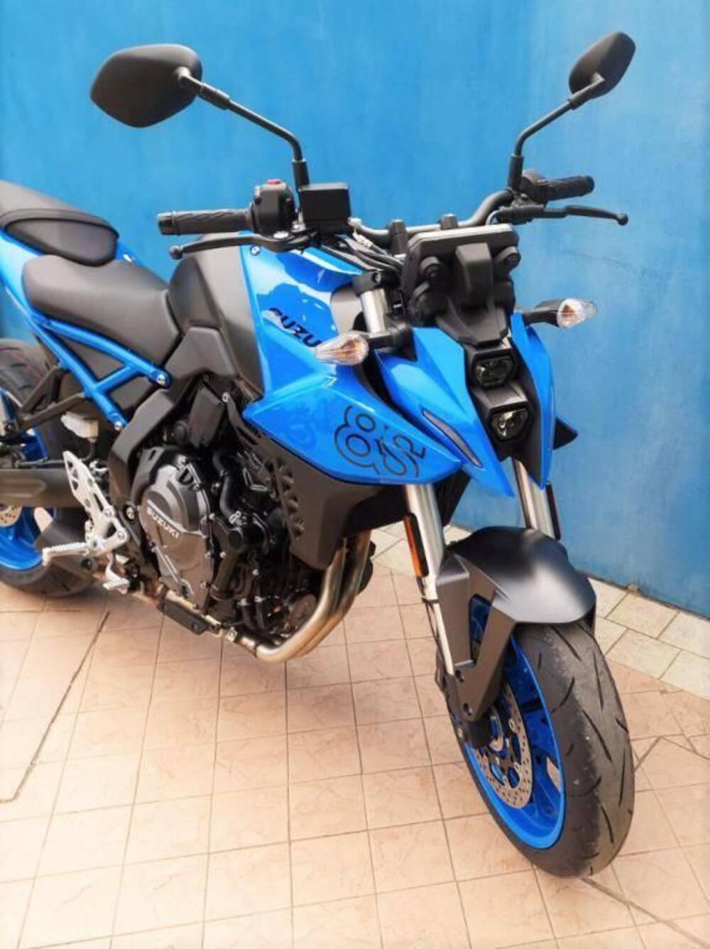 Suzuki GSX-8S (2023 - 24) (12)