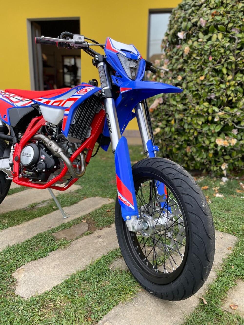 Betamotor RR 125 4T Motard R (2023 - 24) (2)