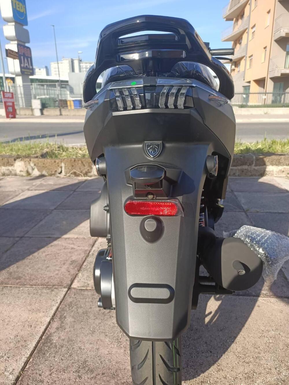 Peugeot Tweet 125i Active (2021 - 25) (10)