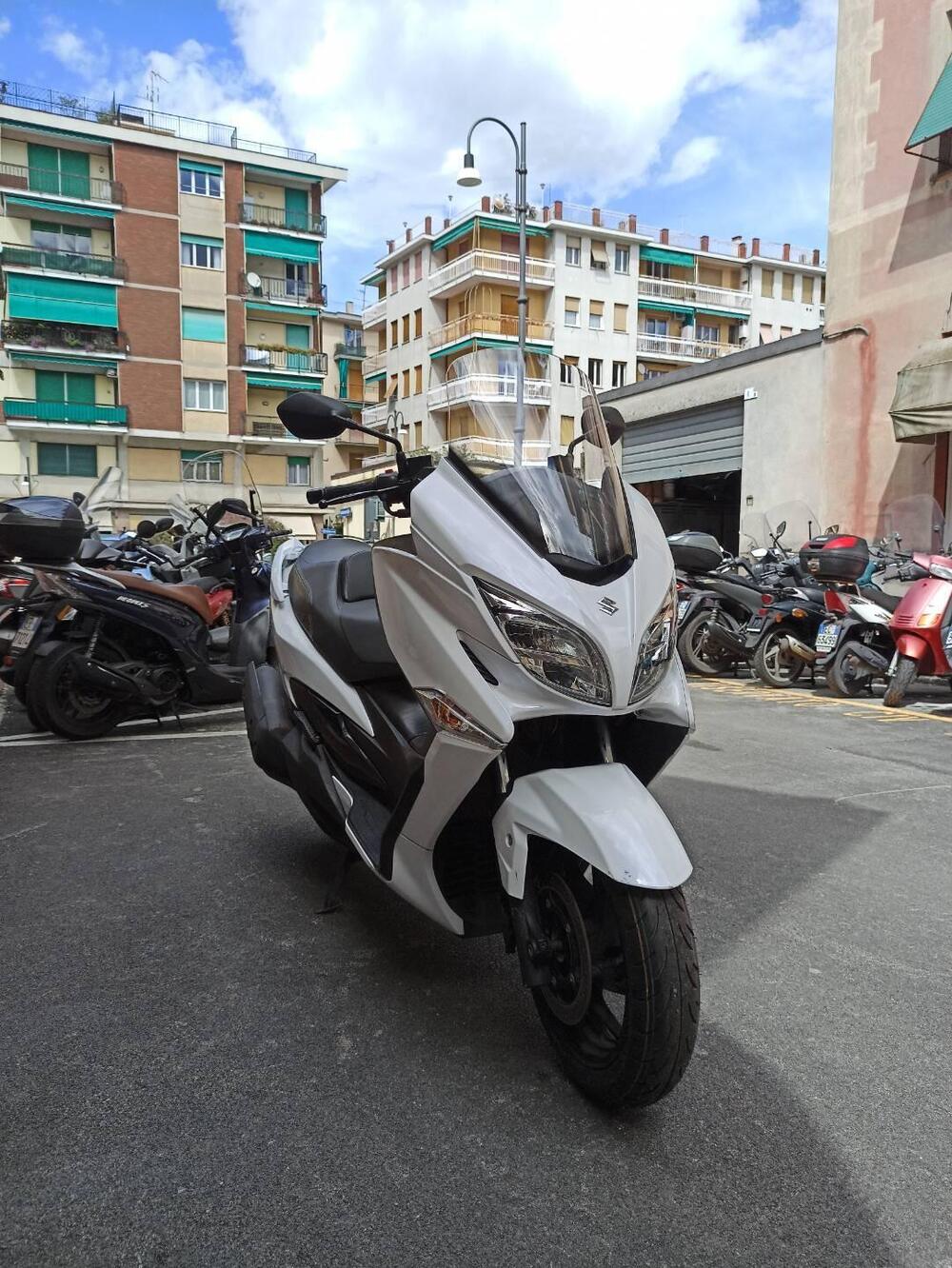 Suzuki Burgman AN 400 (2017 - 20) (2)