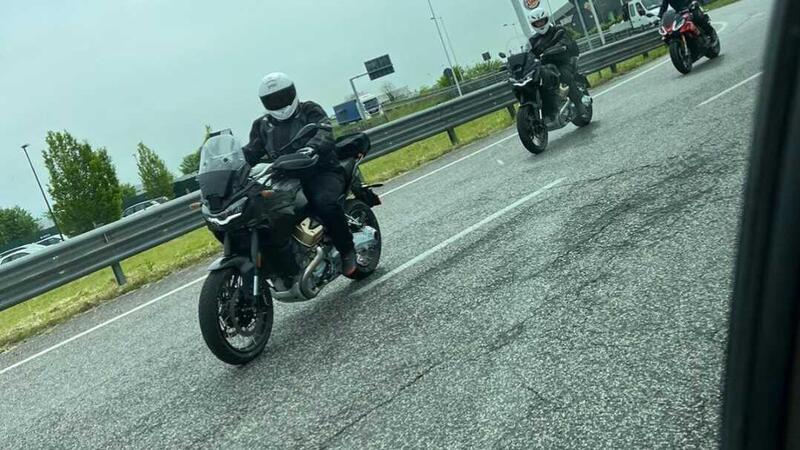 Moto Guzzi V100 Stelvio: le prime foto in azione!