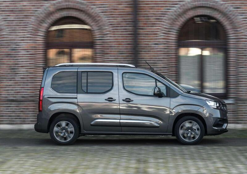 Toyota Proace City Verso (2019-->>) (4)