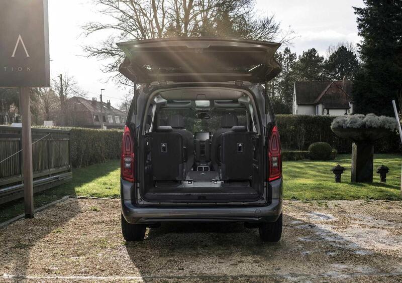 Toyota Proace City Verso Electric (2022-23) (11)