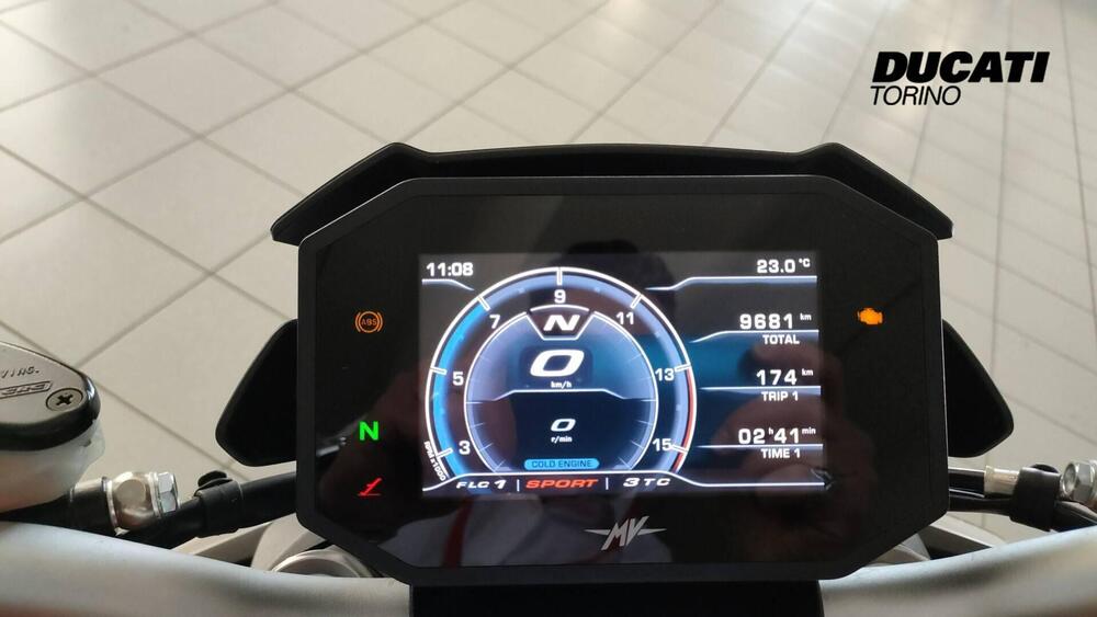 MV Agusta Brutale 800 RR (2021 - 25) (5)