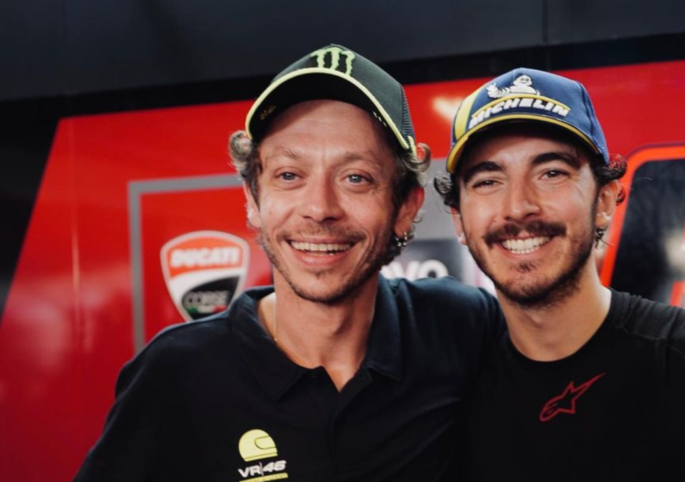 Viva Dorna che non censura Valentino Rossi: “Pecco non riesce a controllare  lo sborratore” - MOW 