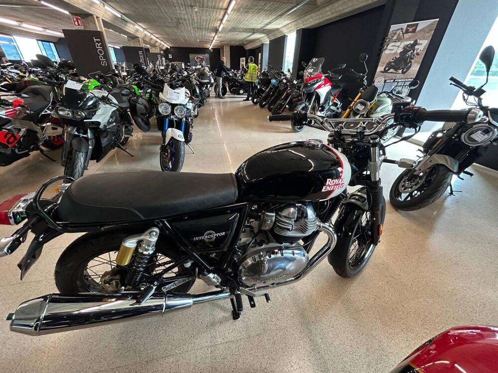 Royal Enfield Interceptor 650 (2021 - 26) (3)