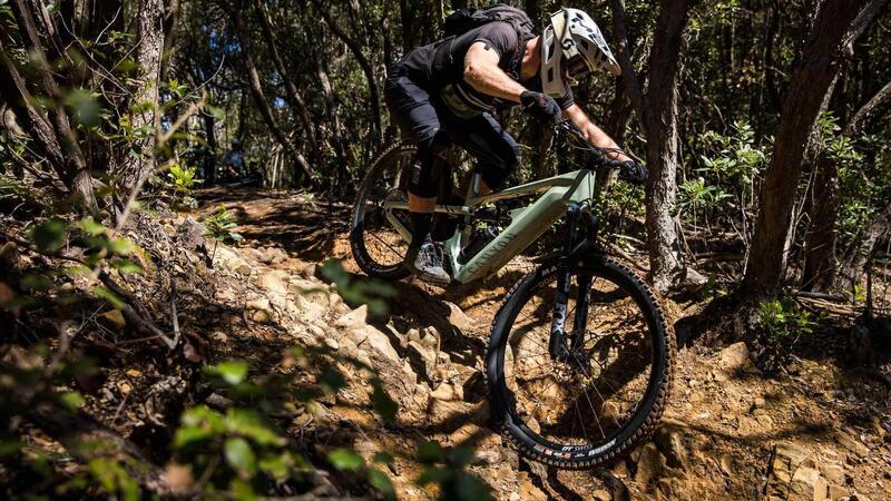 &Egrave; lei la migliore e-mtb enduro del 2023? Test della Canyon Strive:On CFR [VIDEO &amp; GALLERY]