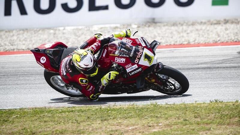 SBK 2023. GP di Spagna. Alvaro Bautista vince anche Gara2 a Barcellona