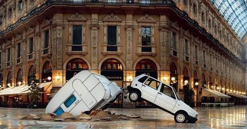 Vent&#039;anni fa: la Fiat Uno con roulotte al seguito irrompeva in Galleria a Milano