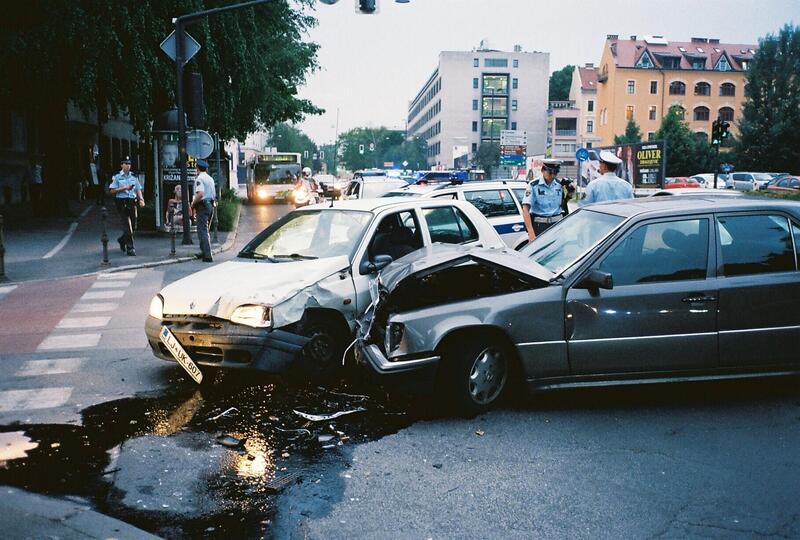 Cassazione: le assicurazioni devono pagare le auto danneggiate anche se il costo &egrave; superiore al loro valore