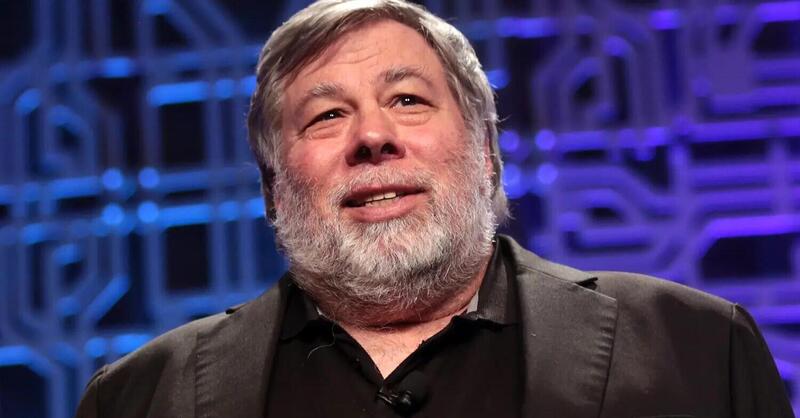 Steve Wozniak (co-fondatore di Apple) : l&#039;Intelligenza Artificiale di Tesla ci pu&ograve; uccidere