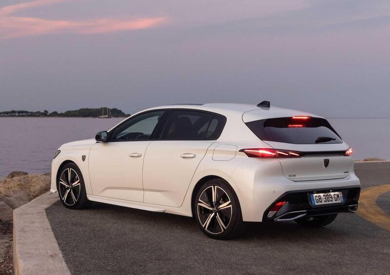 Peugeot 308 (2021-->>) (7)