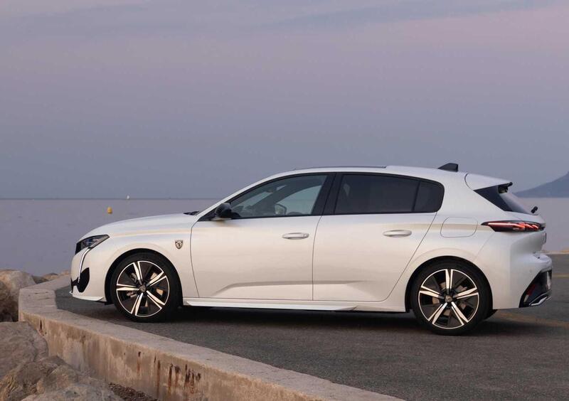 Peugeot 308 (2021-->>) (6)