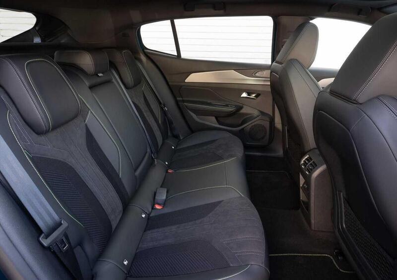 Peugeot 408 (2022-->>) (12)