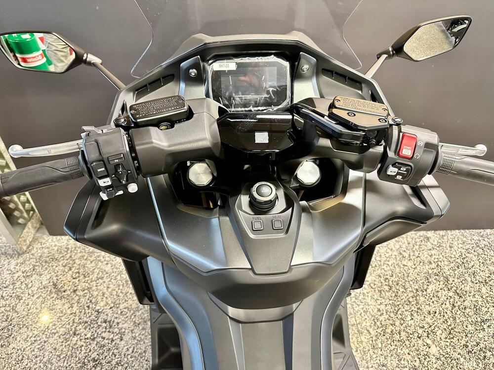 Honda Forza 750 (2025) (8)