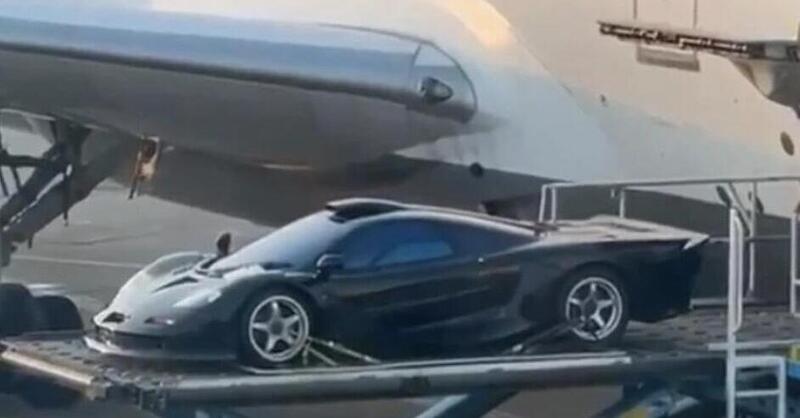 La McLaren F1 GT del Sultano del Brunei riappare su un aereo 